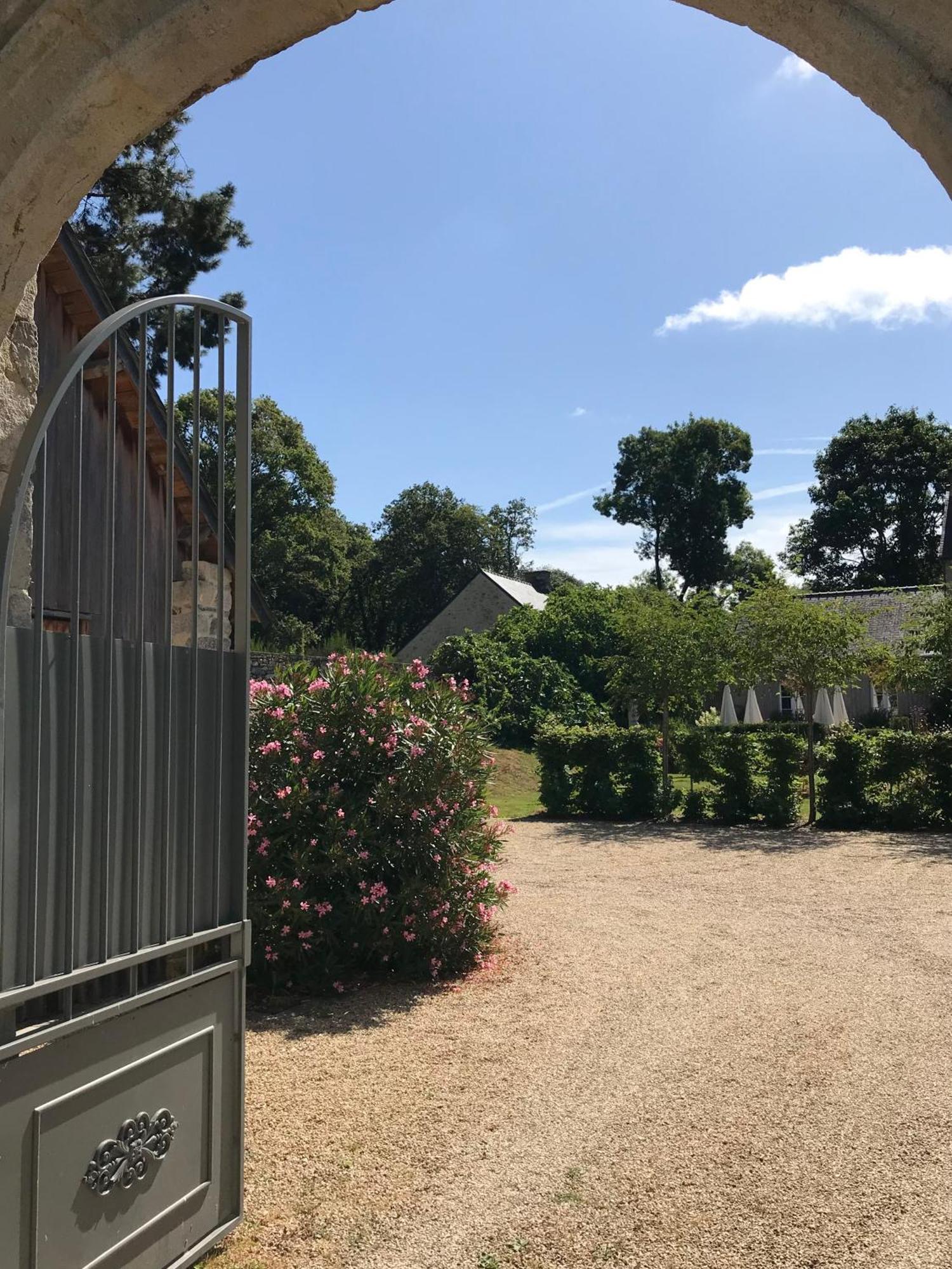 Manoir Saint-Andre,B&B De Charme Theix Екстериор снимка